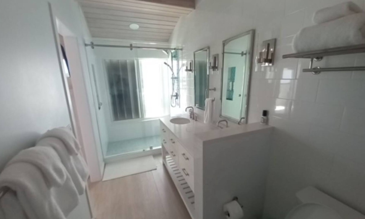 Nazareth Villa | 3 bedroom, 3 bath, Executive retreat Cowpet Bay East