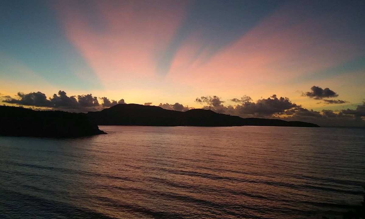 Estate Bolongo Condo | Amazing Ocean Front Views 2bd-2bth Condo at Bolongo Beach With SUV!!