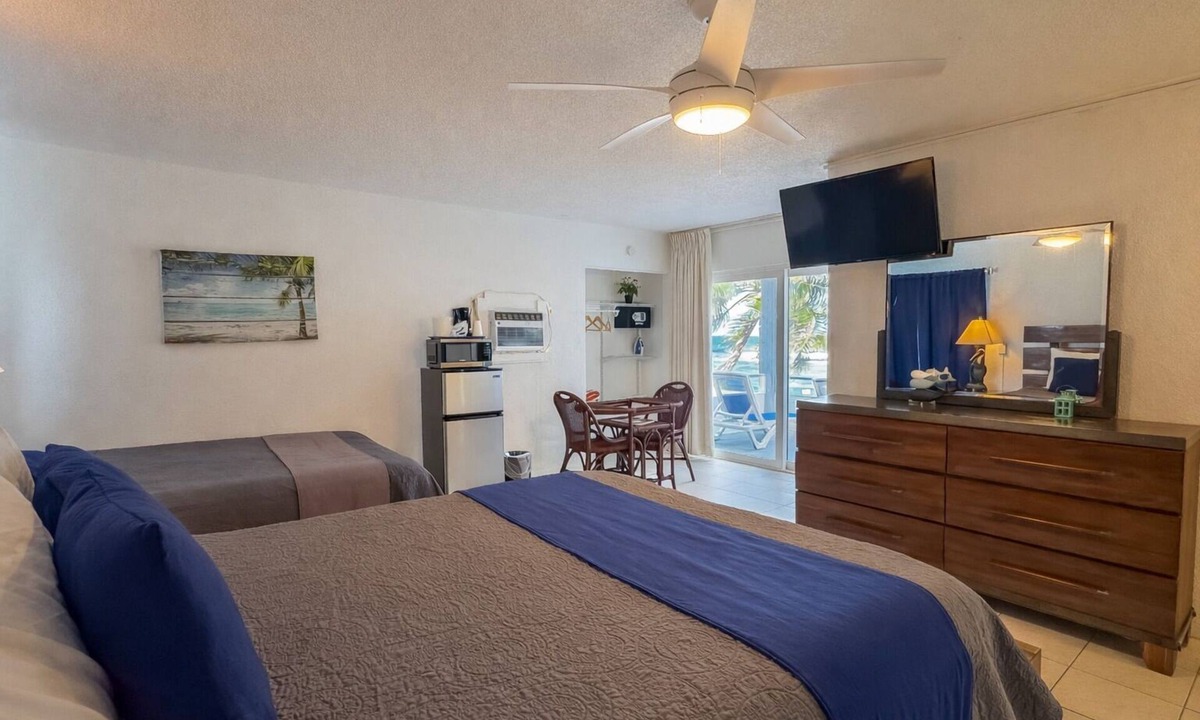 Estate Constitution Hill Hotel | Deluxe Double Queen Room - Ocean Front