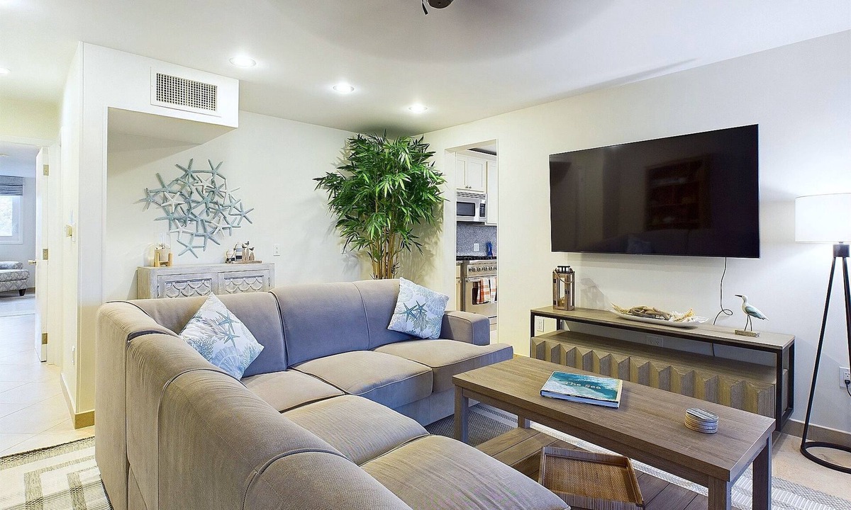 Cabes Point Condo | Immerse Yourself in Luxury at our breathtaking beachfront Condo!