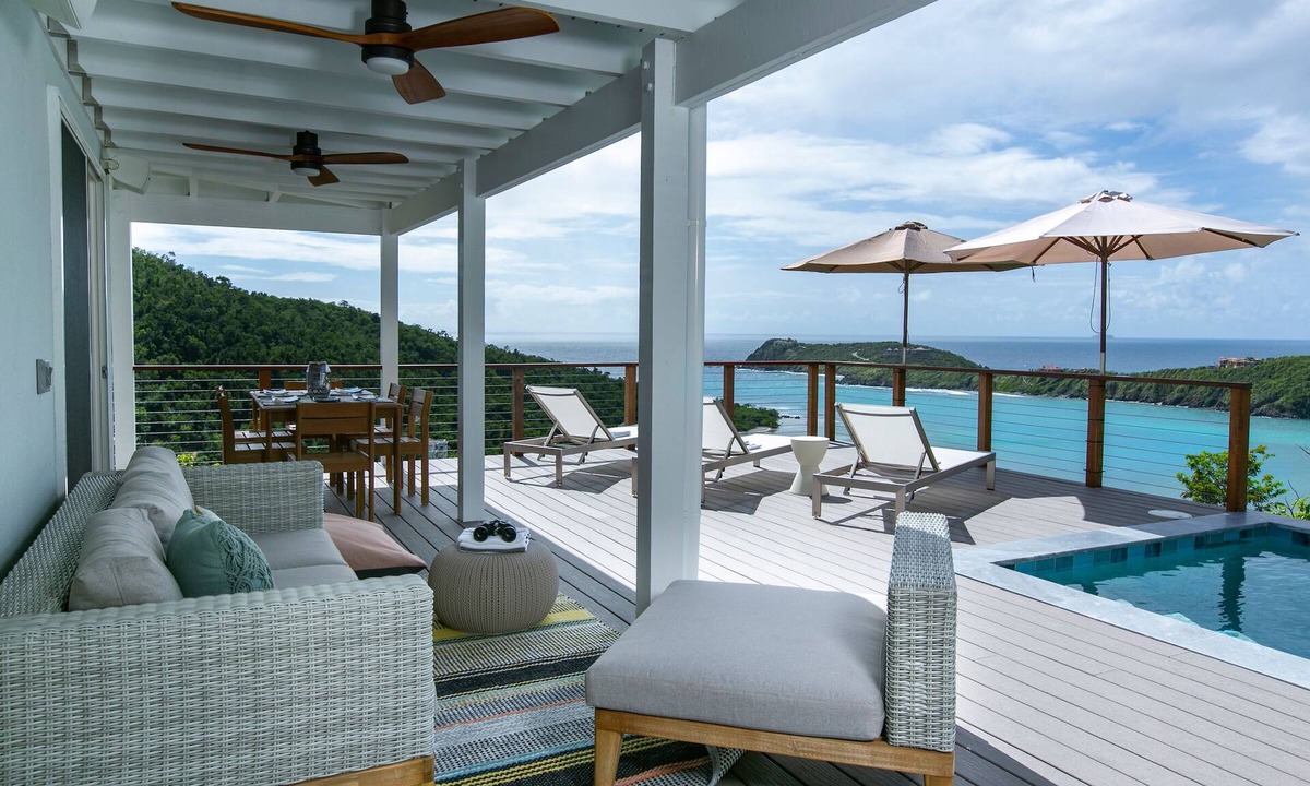 Fish Bay House | New Contemporary Villa in Fish Bay with Ocean View-Solar and Battery Backup
