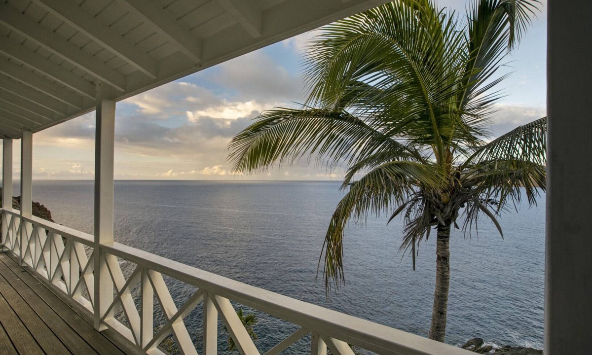 Peterborg Villa | ON THE ROCKS VILLA Private Luxury Waterfront Villa Minutes From Magens Bay Beach