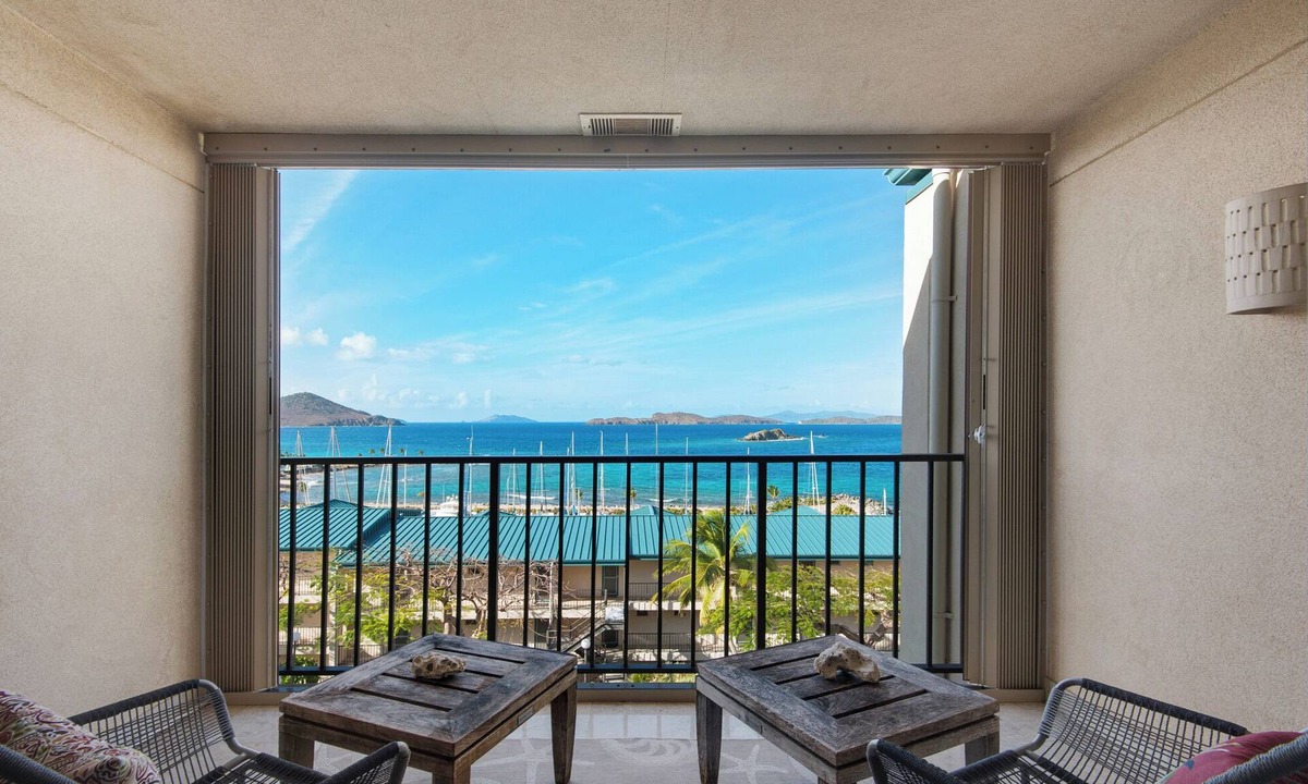 Red Hook Condo | Sapphire Beach Escape-🌴HGTV 💥Amazing Views 💥Walk to Beach Furnished