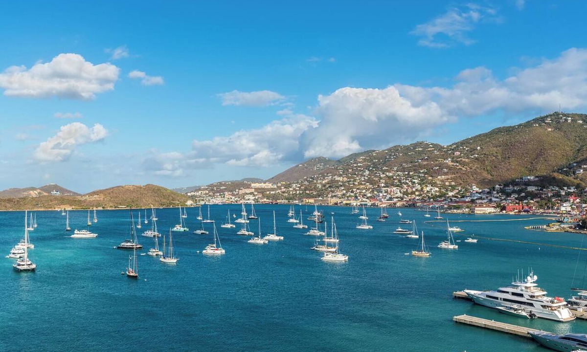 Frenchtown Boat Rental | Sun-Kissed Sailing: A Caribbean Beach Experience from Islas Vírgenes de Estados Unidos, Santo Tomás