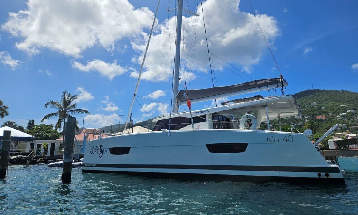 Frenchtown Boat Rental | Sun-Kissed Sailing: A Caribbean Beach Experience from Islas Vírgenes de Estados Unidos, Santo Tomás