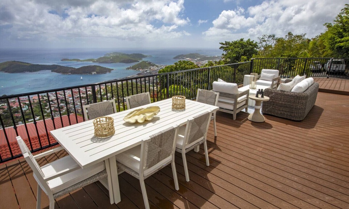 Mafolie House | Villa Luna | Stunning 3-Bedroom Getaway Overlooking the Harbor