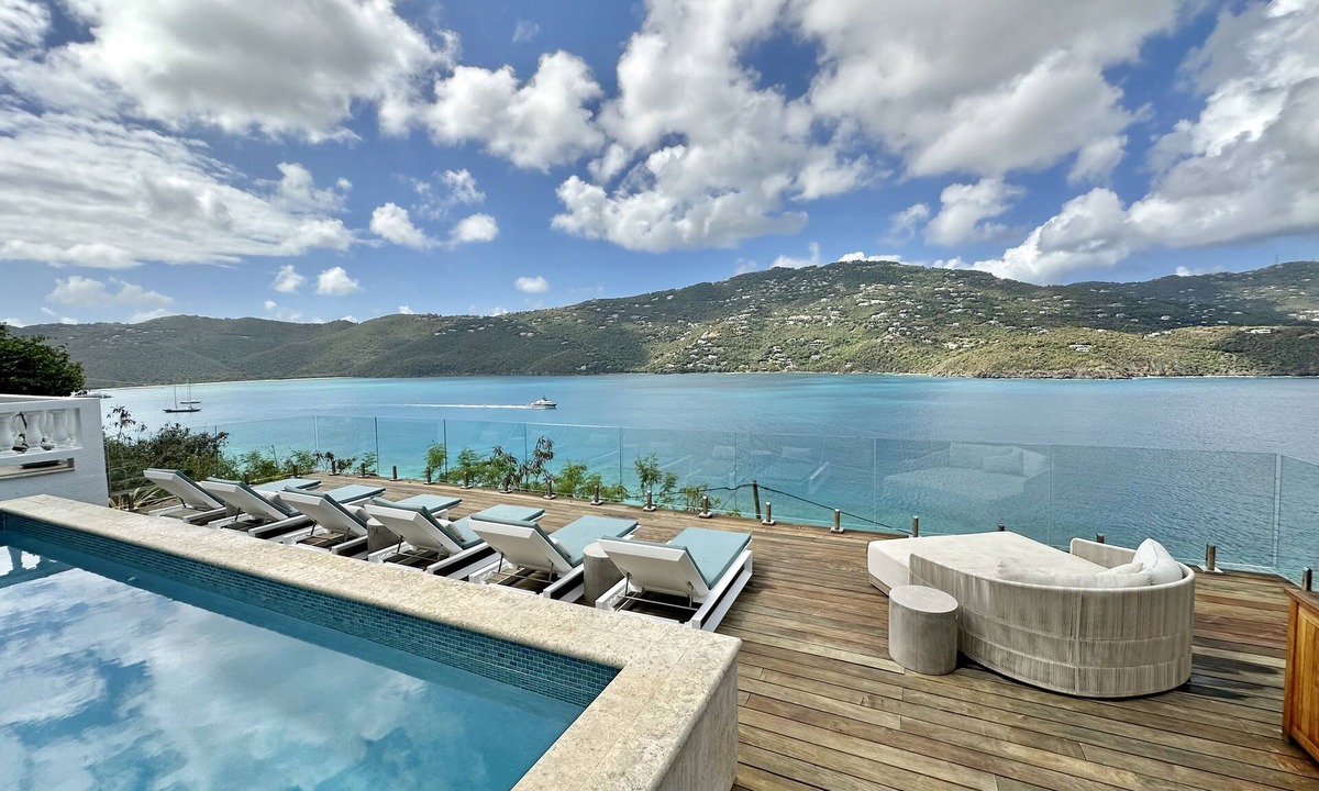 Estate Peterborg Villa | Villa Pallina | Magens Bay Views + Backup Power