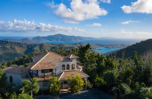 Estate Carolina House | Alta Vista is beautiful w private pool incredible views ACs & backup generator