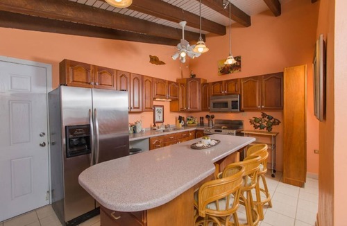 Estate Granard Apartment | Ambrosia Suite at Hummingbird Beach Hideaway