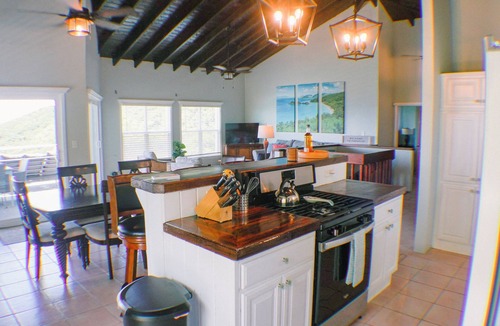 Estate Saint Quaco and Zimmerman Villa | August dates available! 5 min from Salt Pond! Beautiful 5 star Villa!