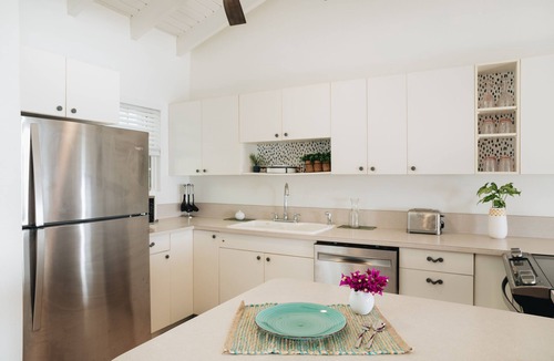 Estate Prosperity West House | Beachfront Home - Screened-In Porch - Near Downtown - Auto On Generator