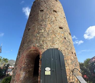 Estate Kings Quarter Hotel | Blackbeard's Castle