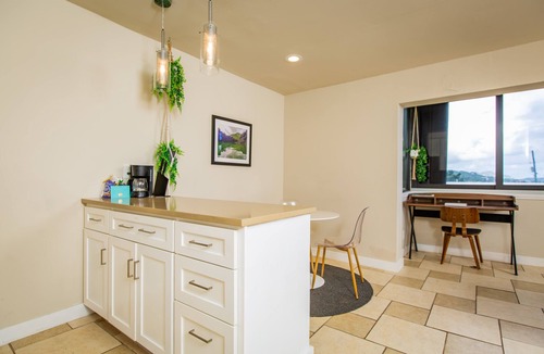 Estate Recovery Hill Condo | Costal Modern Condo
