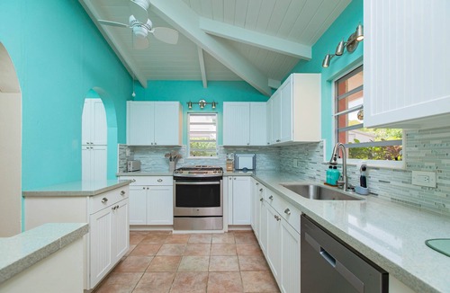 Sion Farm House | Flamingo Palms