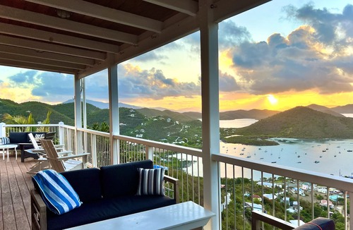 Lower Carolina Villa | Heart Stopping Views, Sunshine, Pool, Immaculate. 2026 Holiday Special pricing