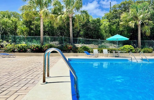 Cabes Point Condo | Immerse Yourself in Luxury at our breathtaking beachfront Condo!