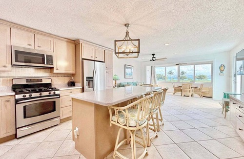 Cabes Point Condo | Lovely Sapphire Beachfront Condo - Snorkel Crystal Cove - Paradise !