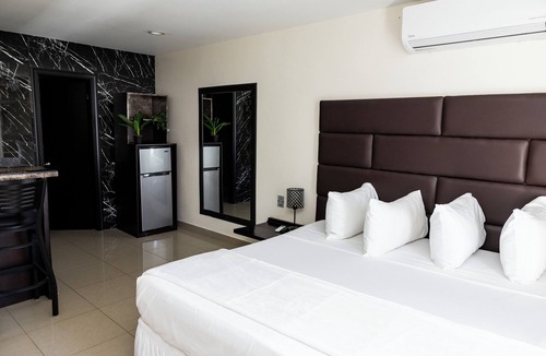 Altona Hotel | Lovely Studio for Corporates