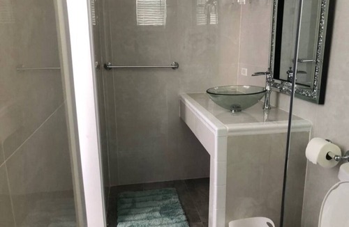 Estate Frenchman Bay Apartment | Modern and spacious 2/2 apartment with AC ,Pool and back up generator,St Thomas