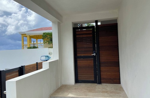 Estate Enighed Villa | New Modern 2 bedrooms, 2 bath Grand Opening Special, 10 min easywalk to Cruz Bay