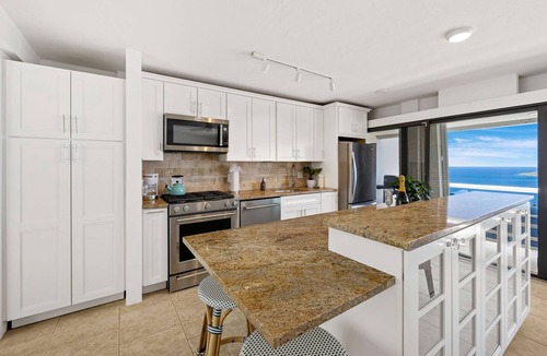 Estate Lovenlund Condo | Ocean View Condo, Pool & Generator Near Magens Bay