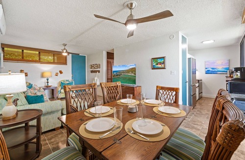 Bolongo Bay Condo | Oceanfront generator, walk to beach, pool, dining!