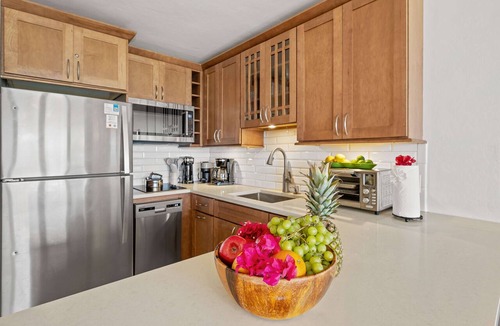 Red Hook Condo | Oceanfront Sapphire – Water Views, Sleeps 6, Beach
