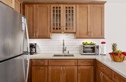 Red Hook Condo | Oceanfront Sapphire – Water Views, Sleeps 6, Beach