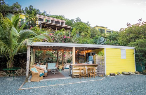 Estate Mandal RV Rental | Octopus Den Glamping Site with AC