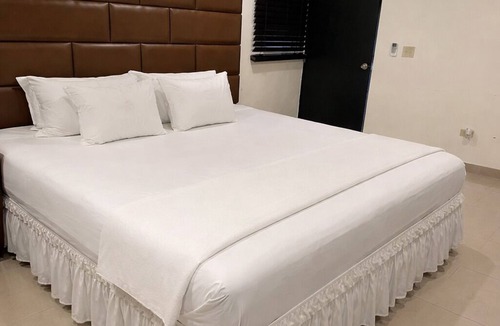 Altona Hotel | Pleasant 1-bedroom hotel with AC in St. Thomas for Corporate traveler