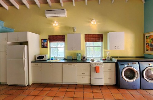 Estate Elizabeth Cottage | Poolside Cottage with Ocean Views & Backup Power