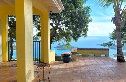 Estate Elizabeth Cottage | Poolside Cottage with Ocean Views & Backup Power