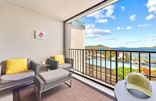 Red Hook Condo | Sapphire Beach Escape -Top Floor- Amazing Views- Walk to Beach/Restaurants- HGTV