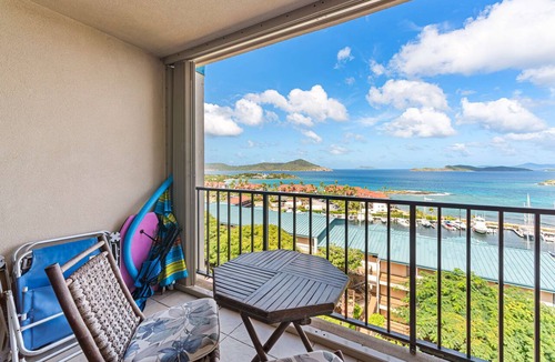 Red Hook Condo | Seconds from Sand & Stunning Sea Views