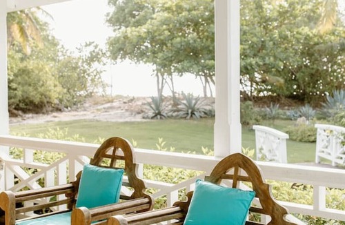 Testman House | Shoy`s Beach House - 5 Bedroom Villa on the Beach!
