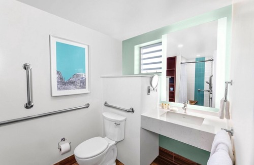 Nazareth Resort | St. Thomas | Relaxing Beach Retreat | Pool + Beach