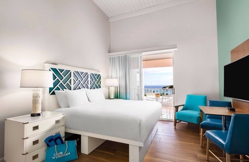 Nazareth Resort | St. Thomas | Romantic Beach Retreat | Pool + Beach