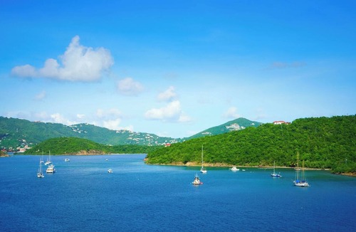 Frenchtown Boat Rental | Sun-Kissed Sailing: A Caribbean Beach Experience from Islas Vírgenes de Estados Unidos, Santo Tomás