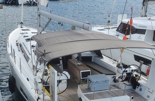 Frenchtown Boat Rental | Sun-Kissed Sailing: A Caribbean Beach Experience from Islas Vírgenes de Estados Unidos, Santo Tomás