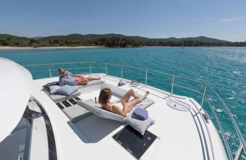 Frenchtown Boat Rental | Sun-Kissed Sailing: A Caribbean Beach Experience from Islas Vírgenes de Estados Unidos, Santo Tomás