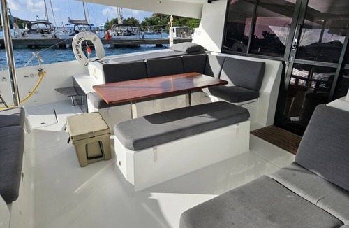 Frenchtown Boat Rental | Sun-Kissed Sailing: A Caribbean Beach Experience from Islas Vírgenes de Estados Unidos, Santo Tomás