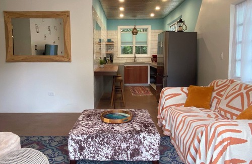 Nazareth House | Vibeinn: 9 Bedroom House w pool-patios (6 King and 3 Queen), Funky Fun 9 Bedroom Rental