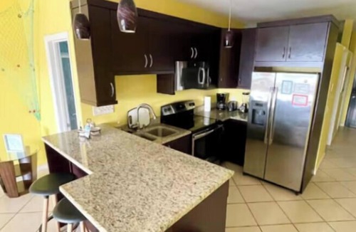 Red Hook Condo | Walk to Ferry Red Hook 1BR Condo w/Stunning Balcony Views + Free Parking
