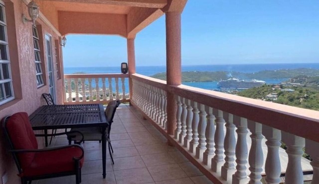 2-bedroom apartment in charming Charlotte Amalie West with AC