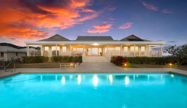 5BR w/pool, centrally located - 5min to beach!