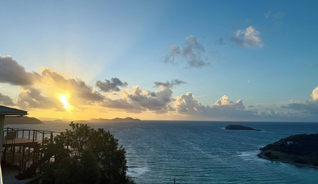 August dates available! 5 min from Salt Pond! Beautiful 5 star Villa!