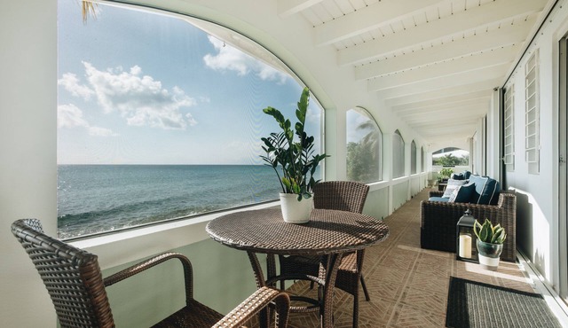 Beachfront Home - Screened-In Porch - Near Downtown - Auto On Generator