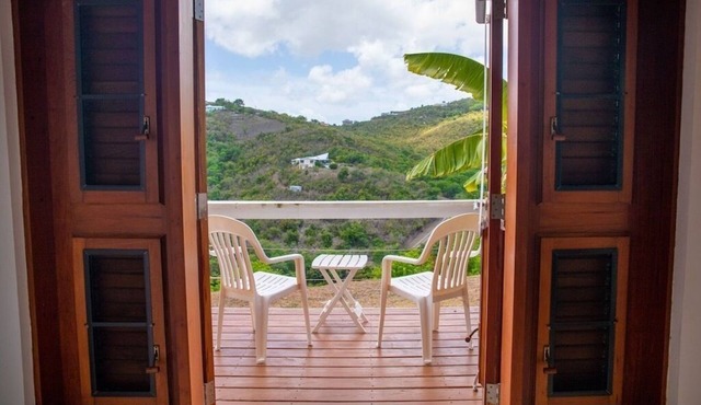 Charming 4-bedroom house with AC, fitness room in fabulous Christiansted