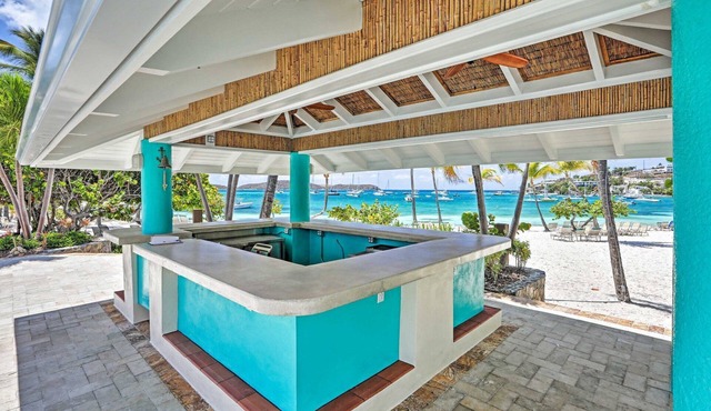 Fabulous 3-bedroom condo with AC in charming St Thomas