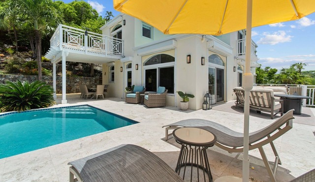 Generator! 2 Primary Bedrooms - Magens Bay - Dining